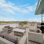 Bayview Luxury 4 Bedroom Penthouse