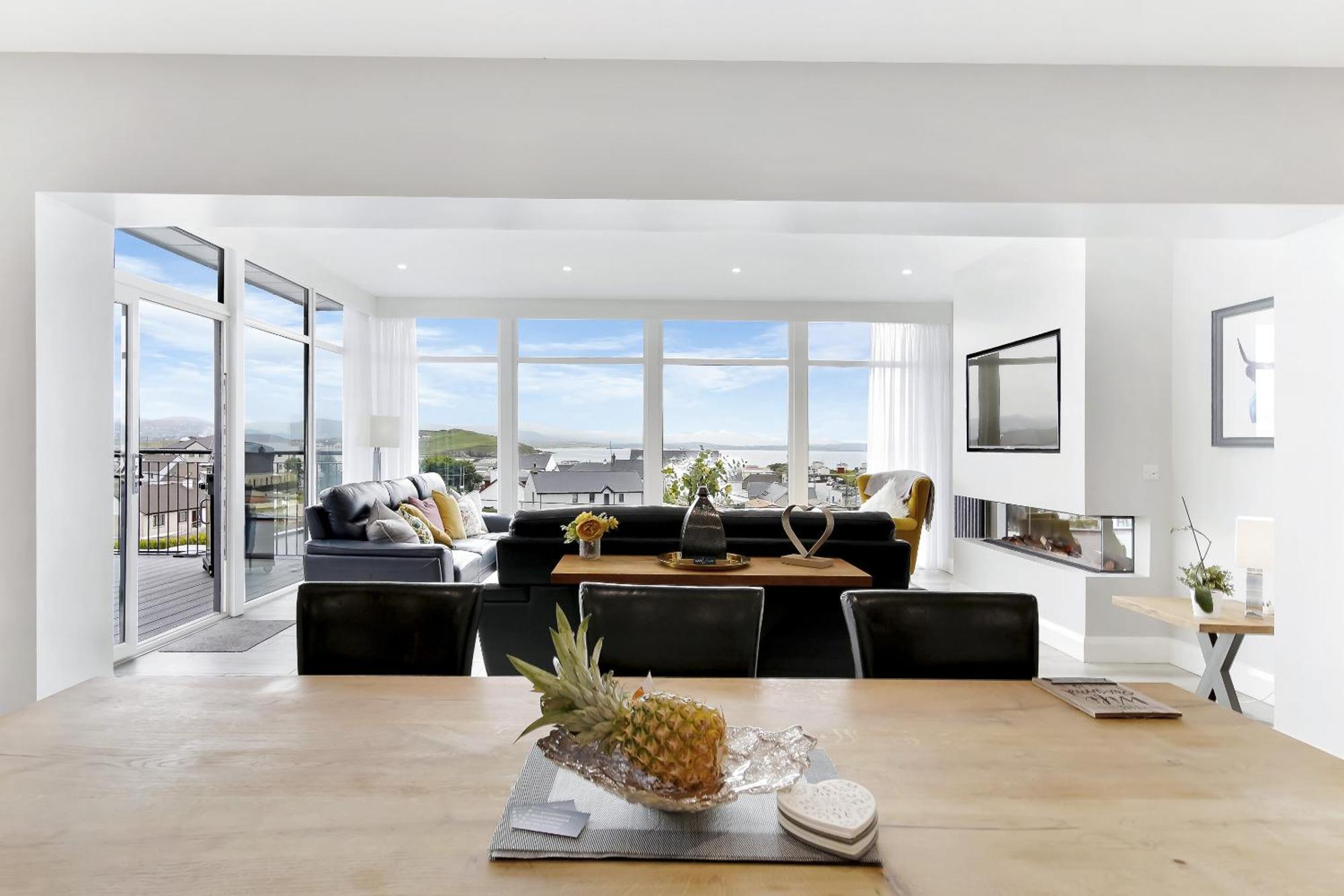 Bayview Luxury 4 Bedroom Penthouse Holiday home *