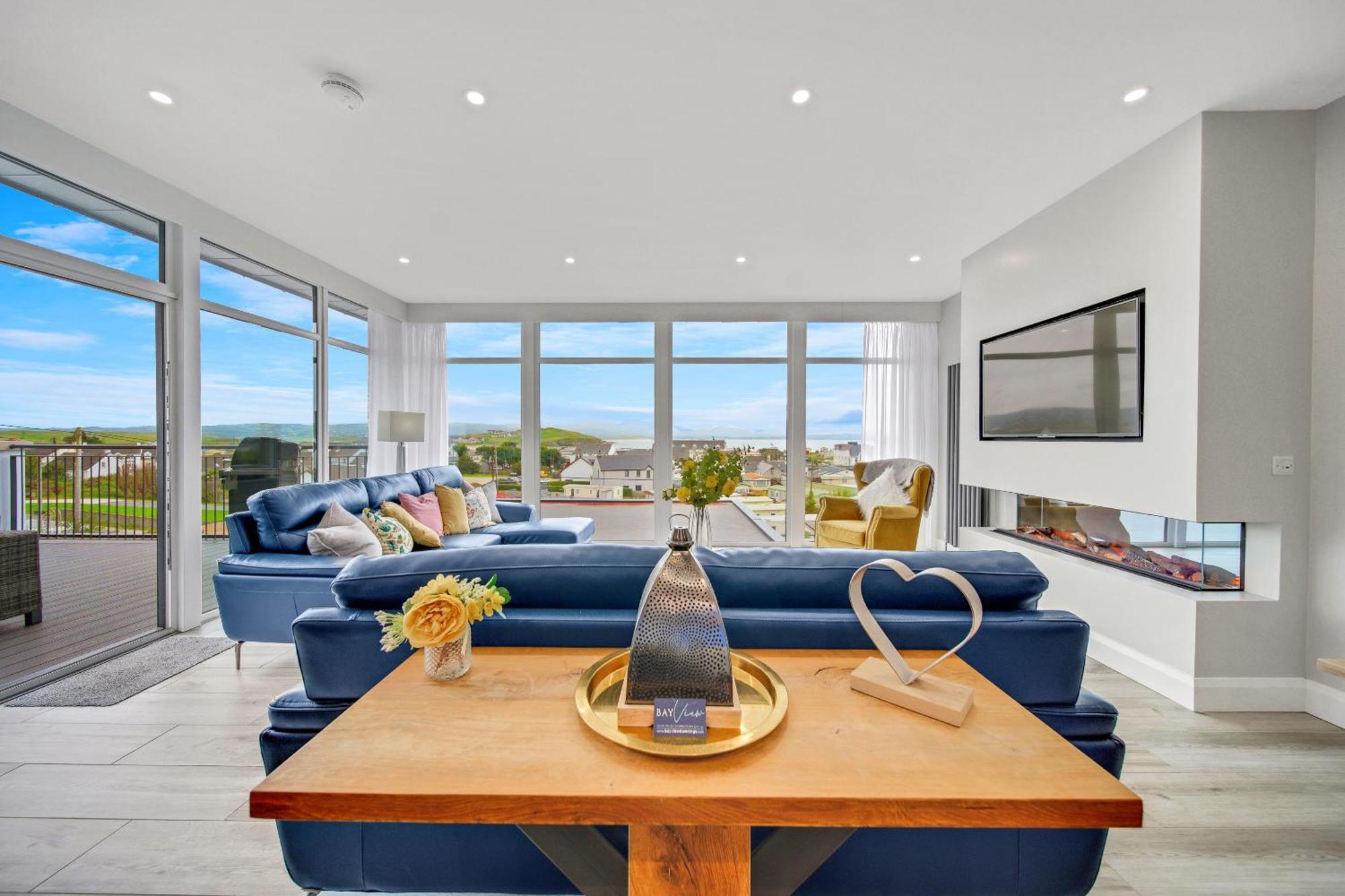 Bayview Luxury 4 Bedroom Penthouse Holiday home Downings